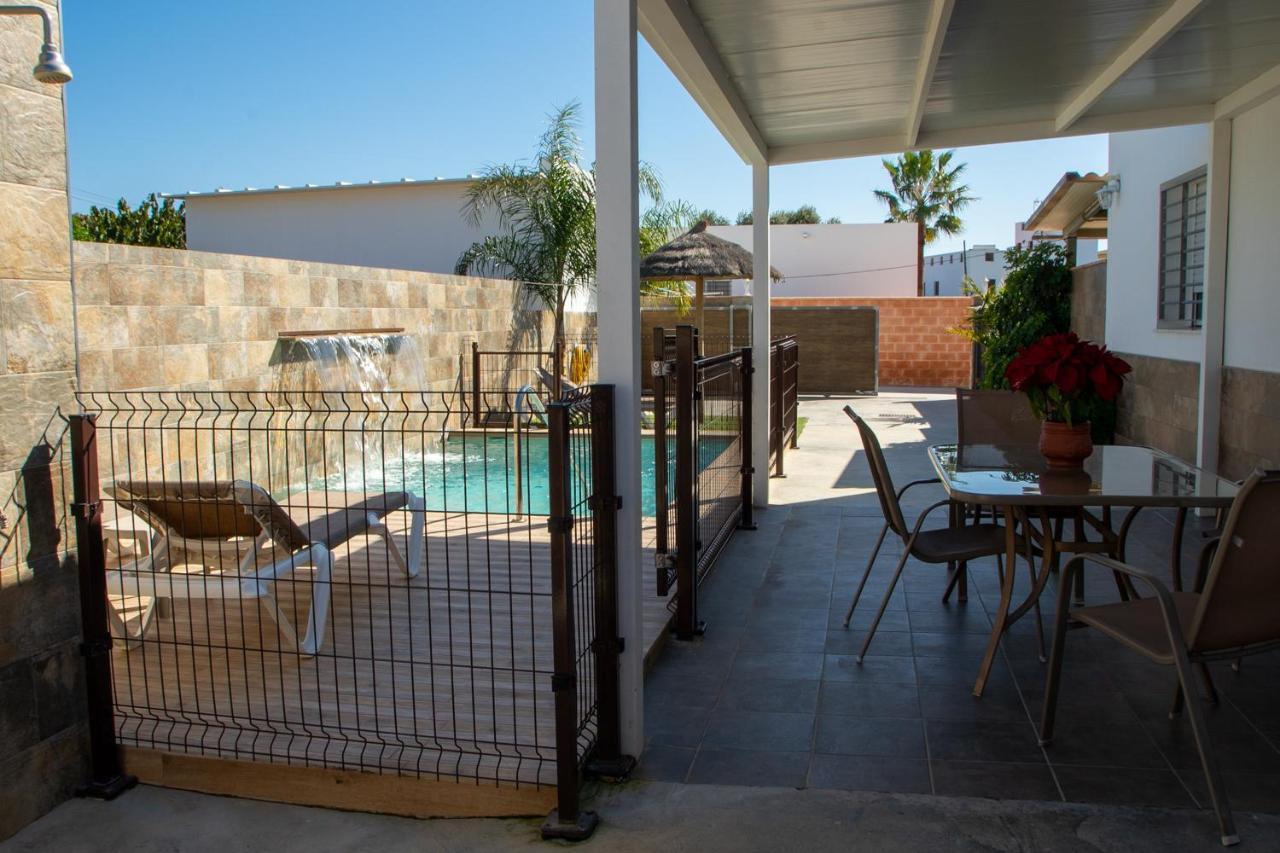 Villa Nueva Cascada - Casa Rustica "Tu Casa En Conil" โกนิล เด ลาฟรอนเตรา ภายนอก รูปภาพ