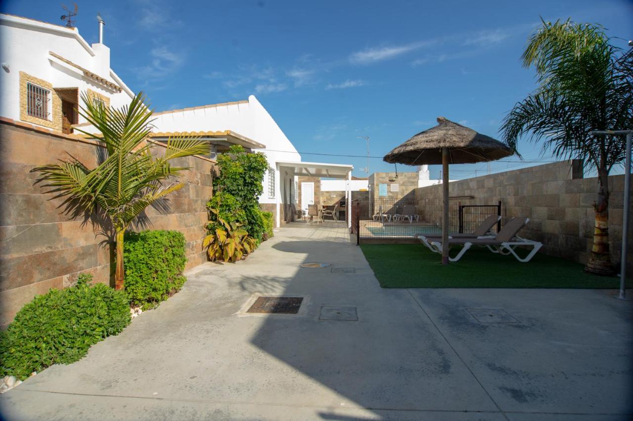 Villa Nueva Cascada - Casa Rustica "Tu Casa En Conil" โกนิล เด ลาฟรอนเตรา ภายนอก รูปภาพ
